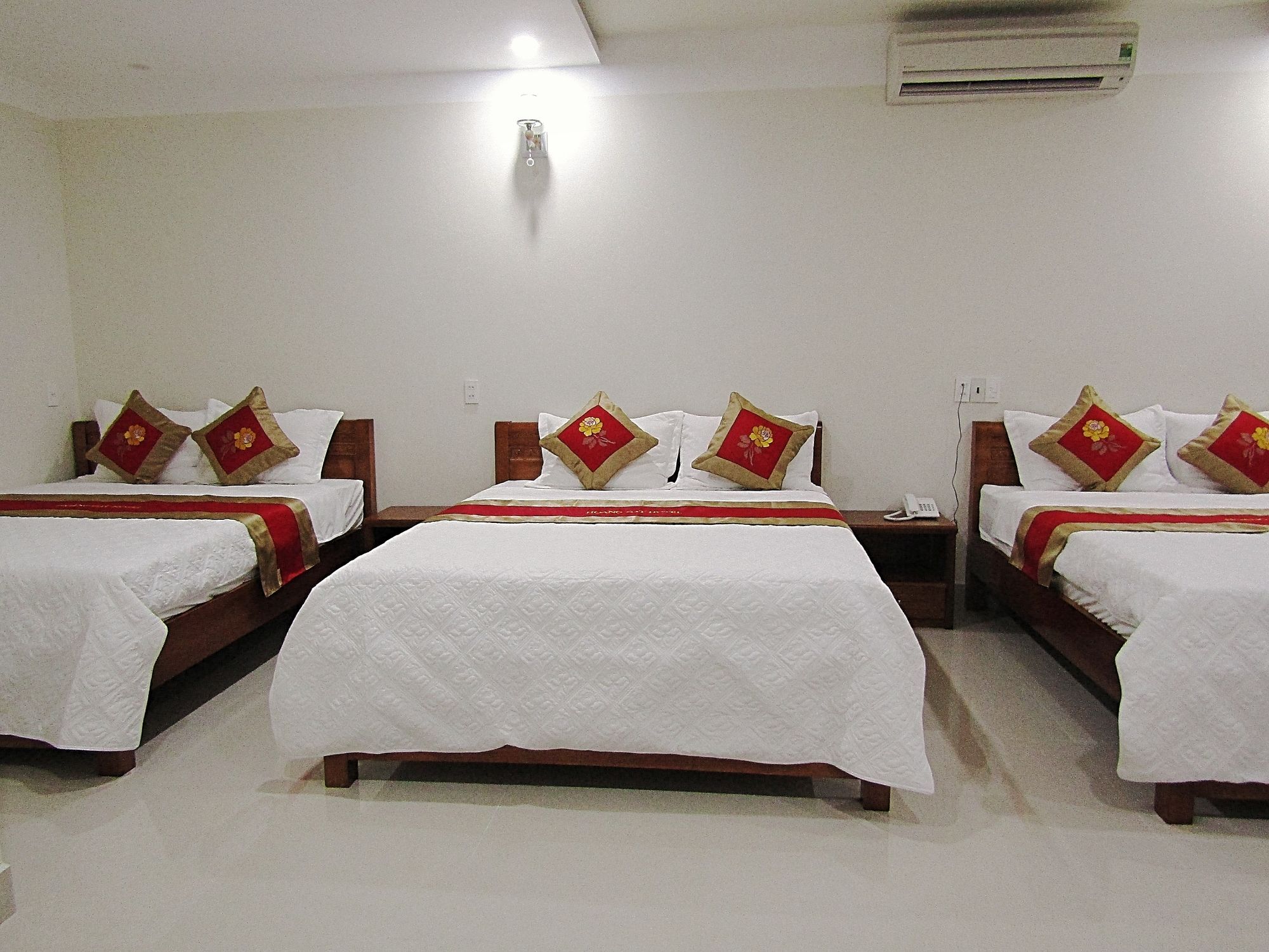 Hoang Dat Hotel Dong Hoi Exteriör bild